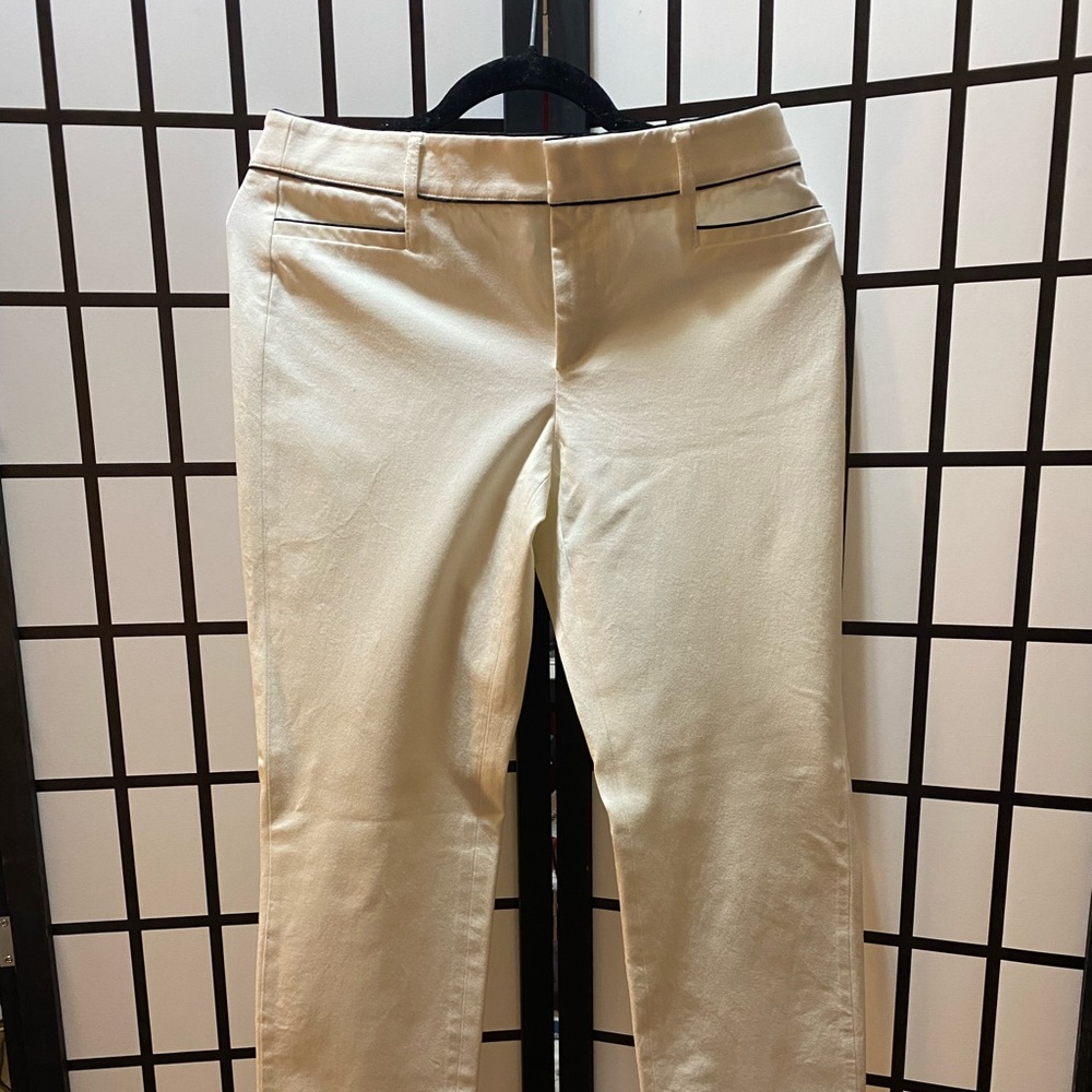 6L Banana Republic White Slacks with Black Accent